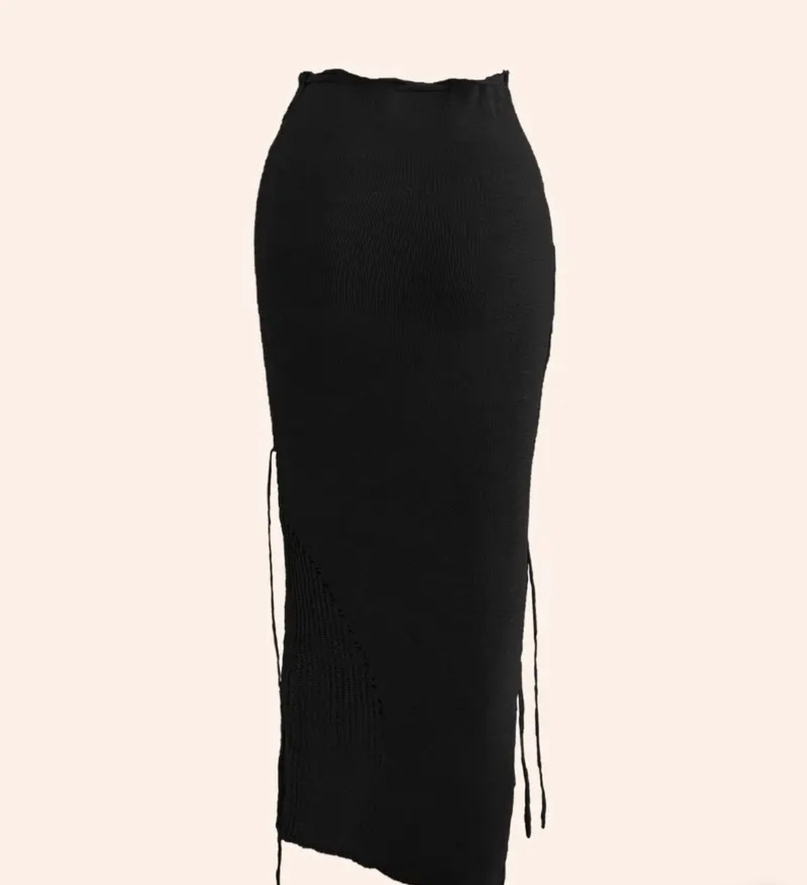 Black knitted skirt