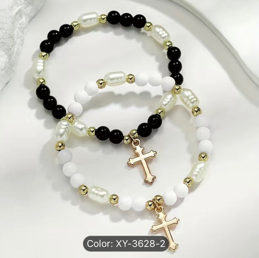 Beaded bracelet with cross pendant